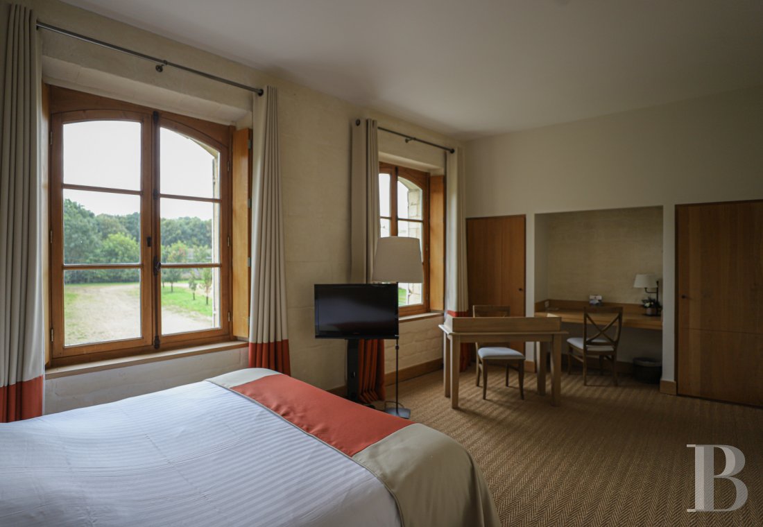 A large 18th century farmhouse and dovecote transformed into a hotel in the Oise, near Senlis - photo  n°19